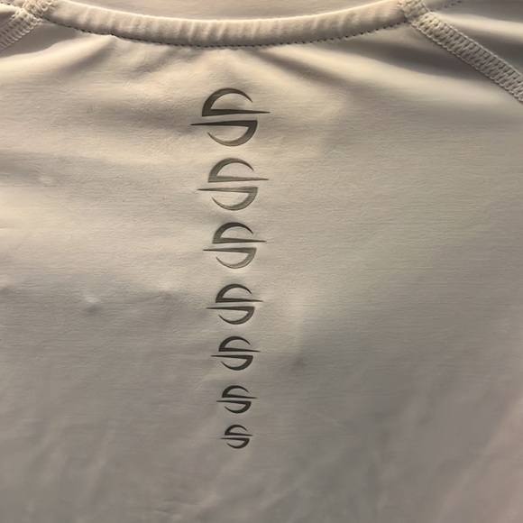 BNWT Platinum Sun Rash Guard - Picture 3 of 9